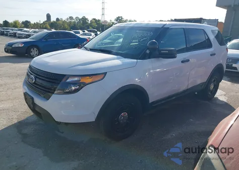 2014 Ford Police Interceptor z USA, uszkodzony, nr VIN 1FM5K8AR6EGA38323